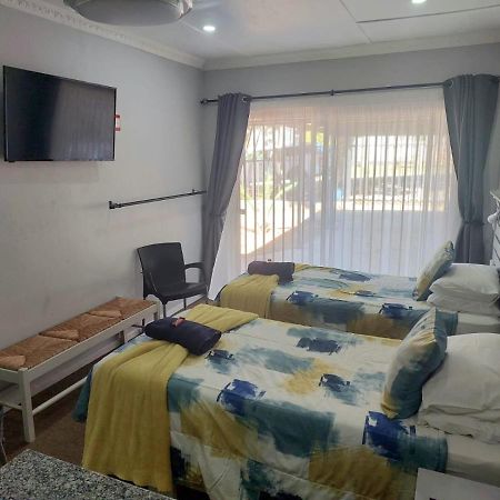Rest4Sure Appartement Ashton Buitenkant foto